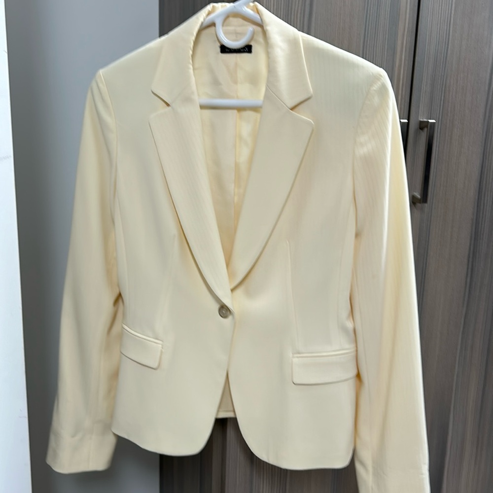 Tahari off white jacket